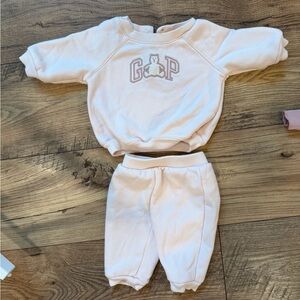 GAP Light Pink Sweatshirt & Jogger Set